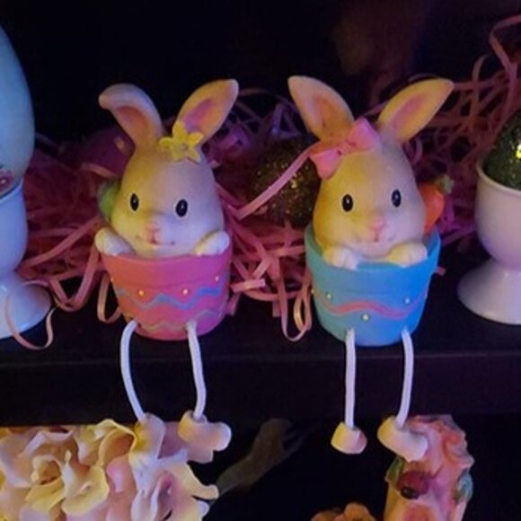 NEW Set of 2 Resin Pot Bunny Shelf Sitters with Dangling Legs - Picture 6 of 8